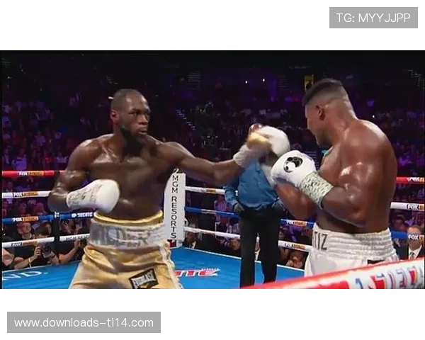 曾无家可归的奥夫利获UFC首胜，背后故事励志